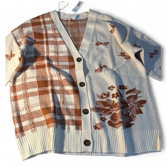 99 Jane Street Sweaters - Women's V-Neck Sweater - Cream and Brown